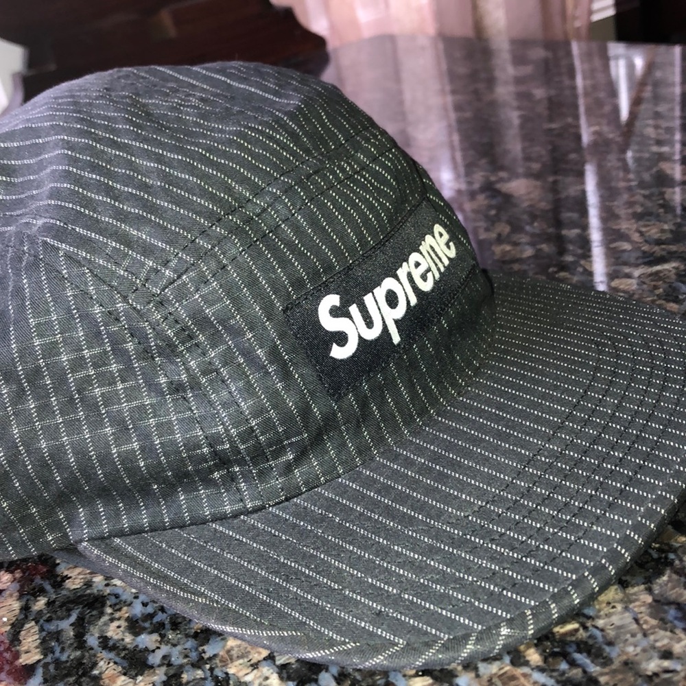 Supreme hat - Picture 2 of 3